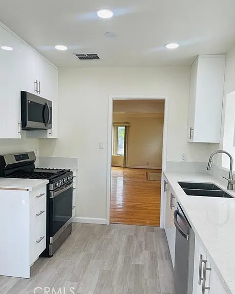 1422 Spazier Ave — Photo 6