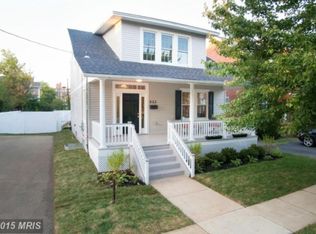 823 20th St S, Arlington, VA 22202