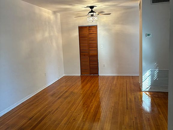 3rd image of 233 Phoenetia Ave APT 8