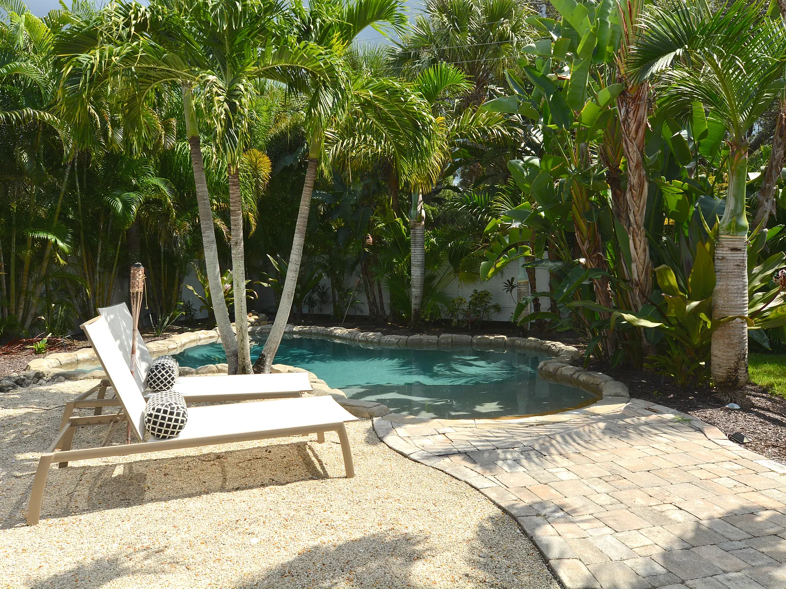 3 bed, 15000 sqft, $3,300 — Photo 1