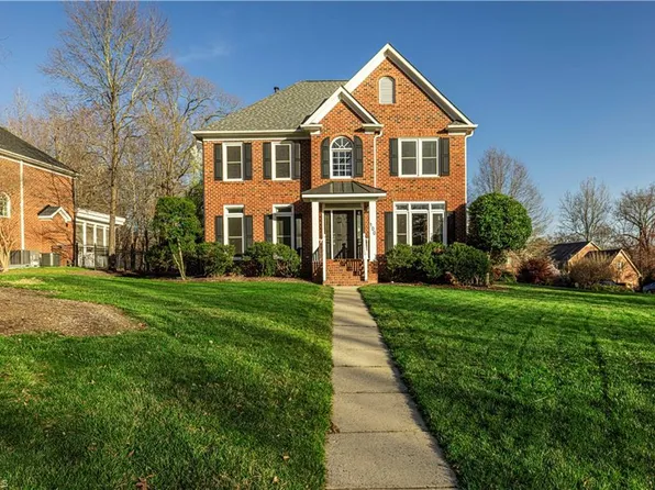 100 Southbridge Ct, Jamestown, NC 27282