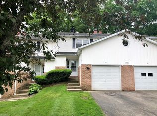 1780 Rolling Hills Dr APT E, Twinsburg, OH