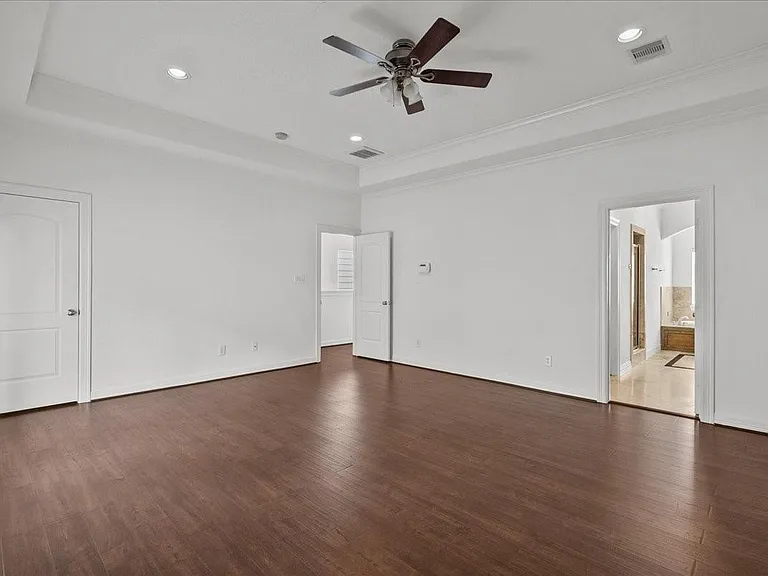 6118 Tyne St — Photo 16
