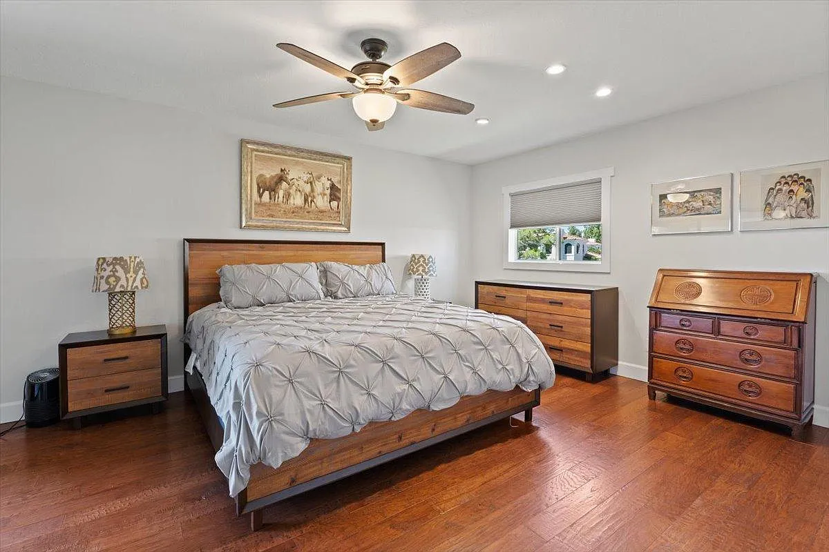 3 bed, 2767 sqft, $8,000 — Photo 2