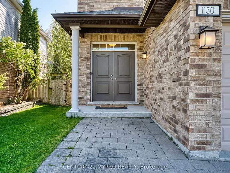 1130 Baird St — Photo 3