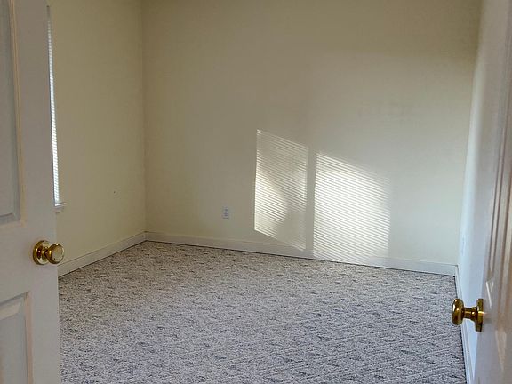 5th image of 2602 Sea Crest Ave N