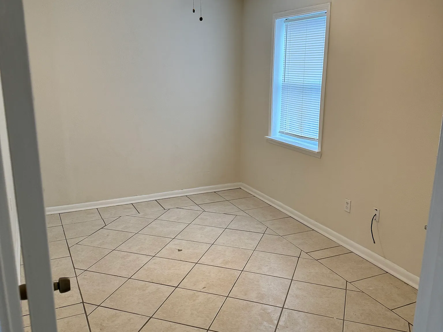 2 bed, 750 sqft, $860 — Photo 4