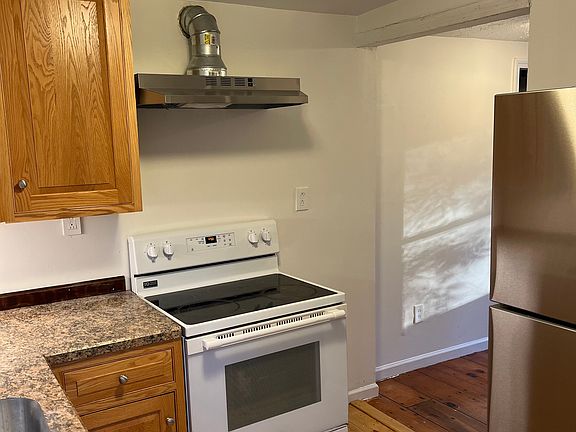 2nd image of 24 Columbia Rd