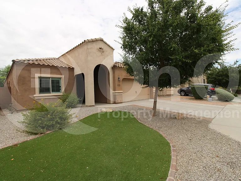 7562 W Tierra Buena Ln — Photo 3