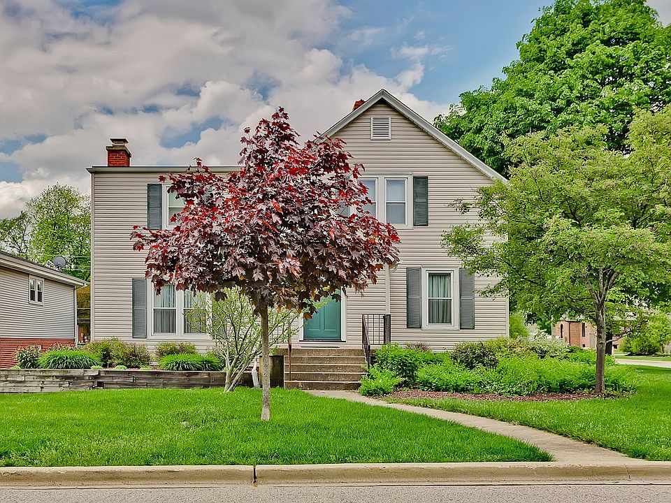1st image of 830 N Vail Ave