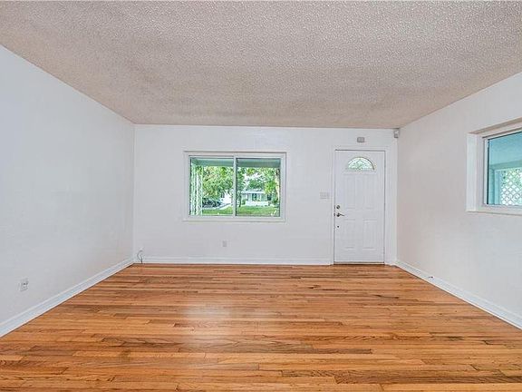 5th image of 1766 Miller Ave
