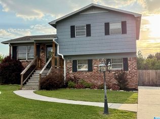 916 W Park Ln, Fultondale, AL 35068