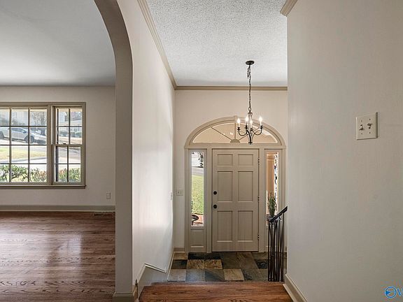 3rd image of 1411 Dale Cir SE