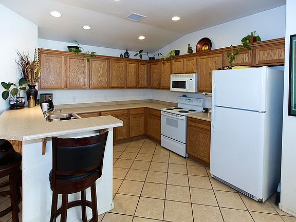 3rd image of 5036 E Catalina Ct