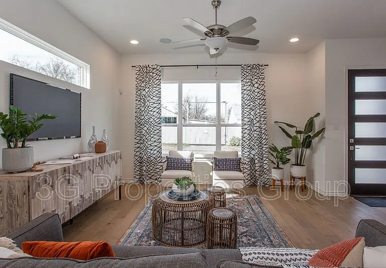2807 Stanley Ave — Photo 8