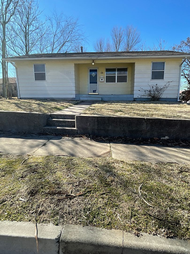 214 S Tom St, Webb City, MO 64870 | Zillow