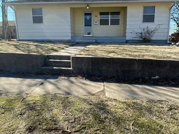214 S Tom St, Webb City, MO 64870