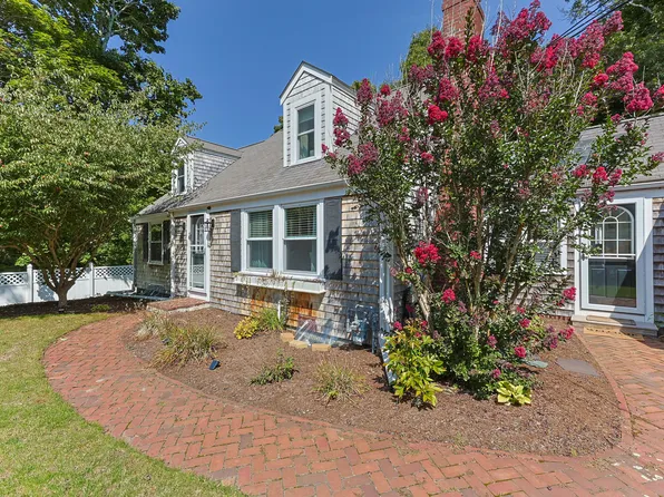 24 Hilltop Drive, Marstons Mills, MA 02648