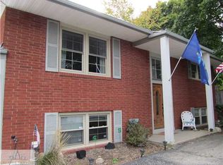 734 Dryer Farm Rd, Lansing, MI 48917