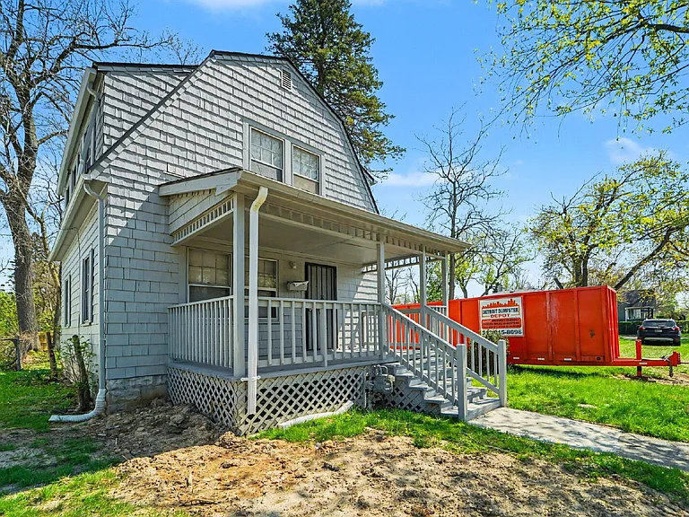 15818 Westbrook St — Photo 3
