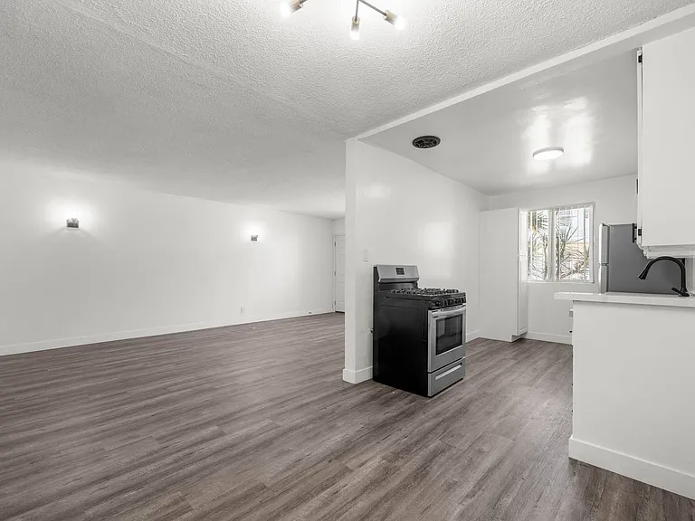 3933 Nicolet Ave #4A — Photo 4