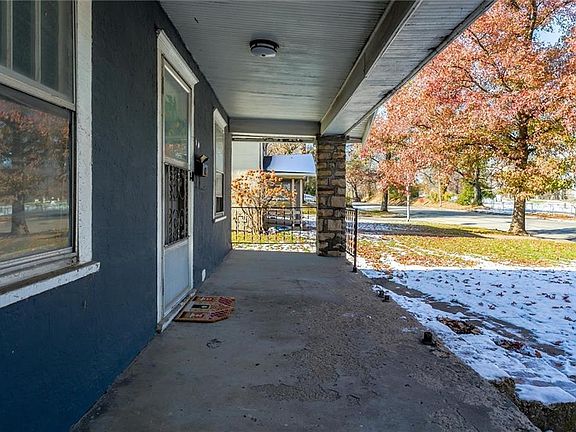 4th image of 1705 E Gregory Blvd