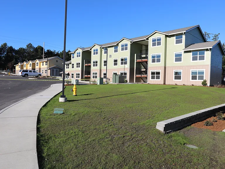 900 N Oak Harbor St #900 — Photo 1