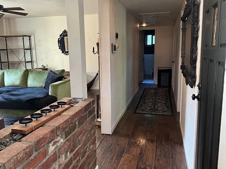 1016 Poplar Ave — Photo 4