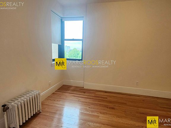 5th image of 504 Beacon St APT 54