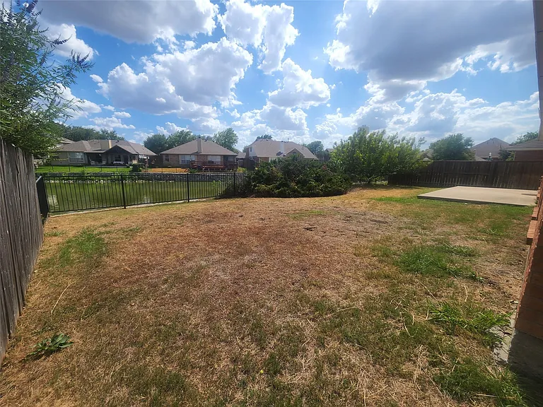 11203 Newberry Dr — Photo 5