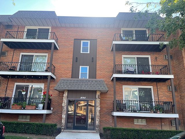 1st image of 1444 Carriage Ln APT 4