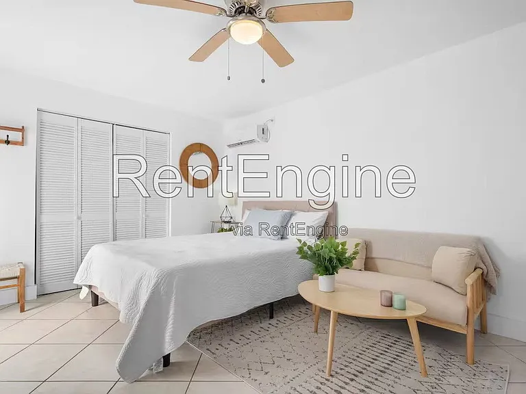 1636 NW 6th Ave — Photo 4