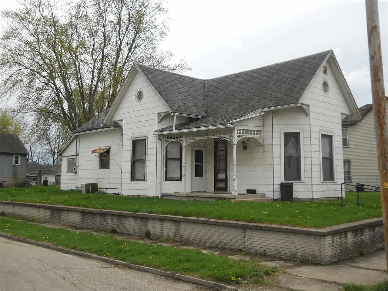 901 State St photo 1