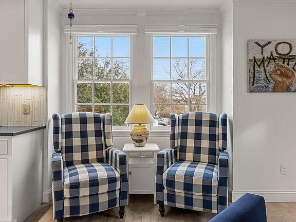 5th image of 32 Alden Street UNIT 3