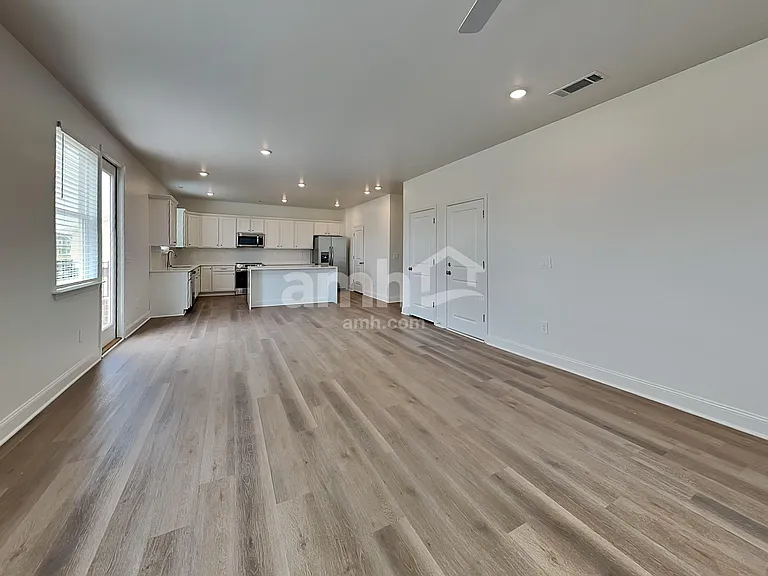 330 Golucke Way — Photo 5