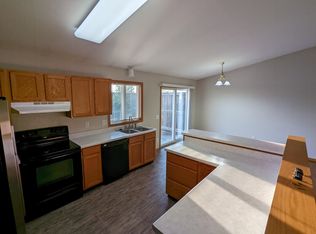 5212 Black Walnut Dr, Mc Farland, WI 53558