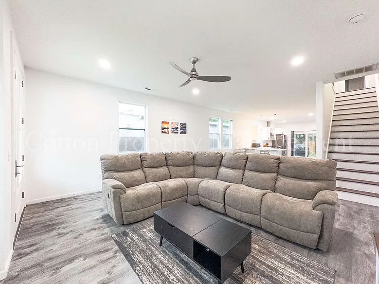 2709 Worth Dr — Photo 2