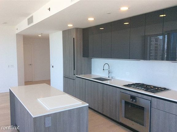 4th image of 338 Main St #2202