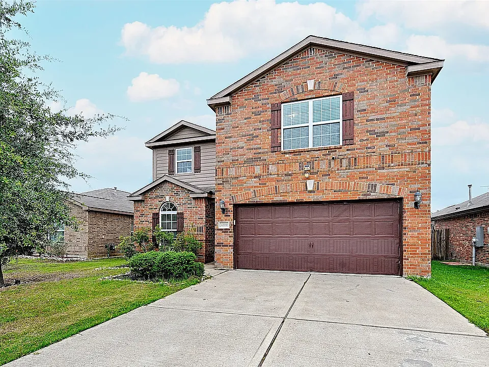 5 bed, 2724 sqft, $2,850 — Photo 1