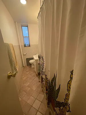 Rented by Voro, LLC | media 6