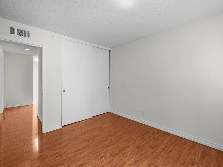 7100 Balboa Blvd #803 — Photo 34