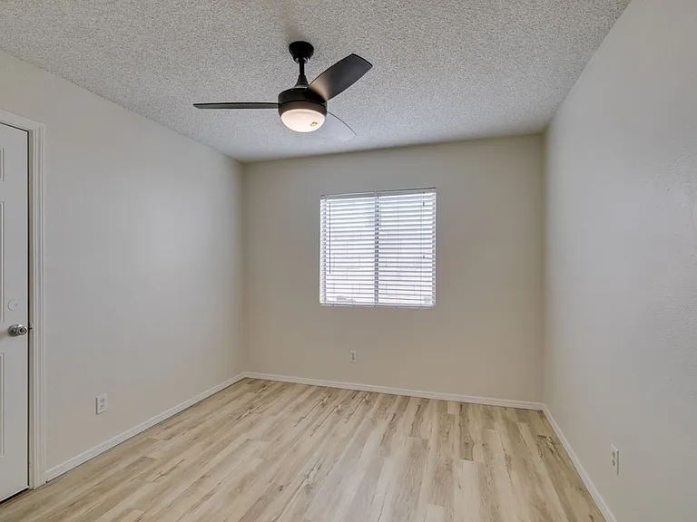 2842 Preciso Ln — Photo 20
