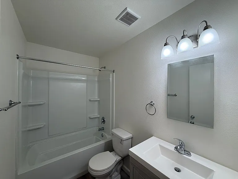 524 E Avenue Q12 #16 — Photo 8