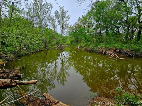 24 Holly Rd, Henryetta, OK 74437