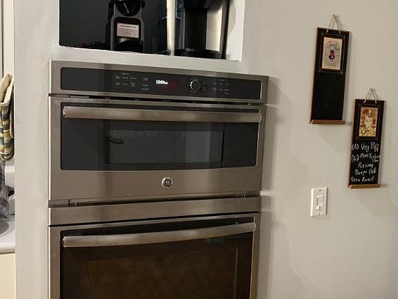2nd image of 728 W Jackson Blvd APT 220