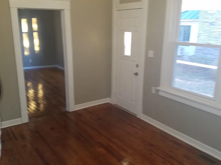 1115 S Main Ave — Photo 7