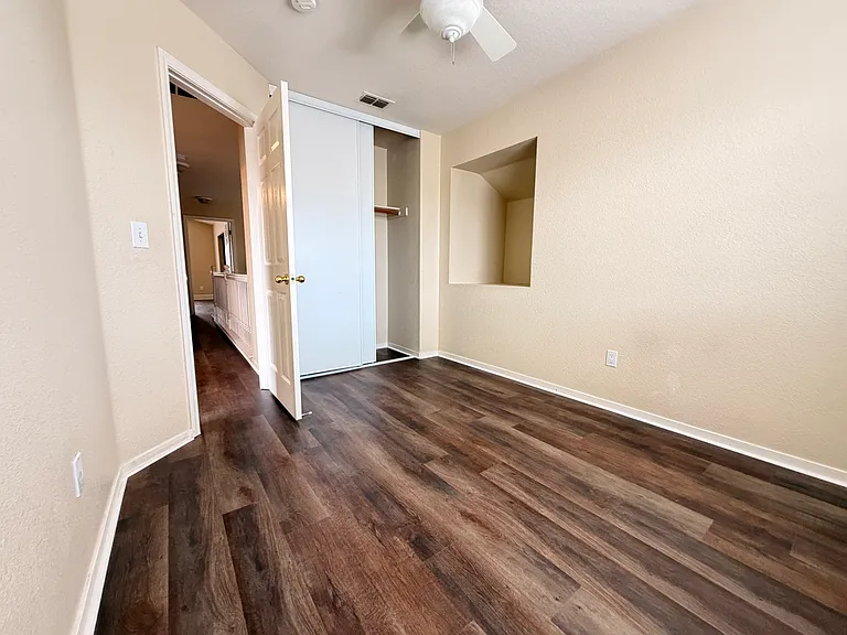 961 Celestine Cir — Photo 24
