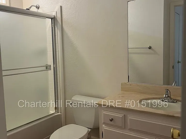 418 Pheasant Ln — Photo 8