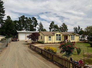 320 N 8th St, Lakeside, OR 97449