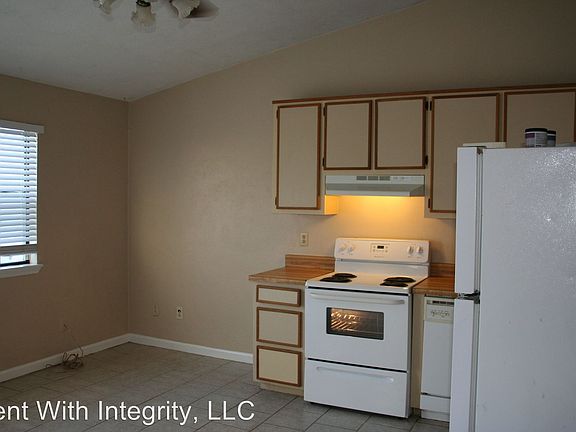 3rd image of 1233 Continental Ct